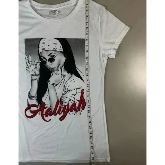 Aaliyah Womens T-Shirt Size 1X White Short Sleeve 90s Hip Hop R&B Plus Babydoll - Picture 6 of 9